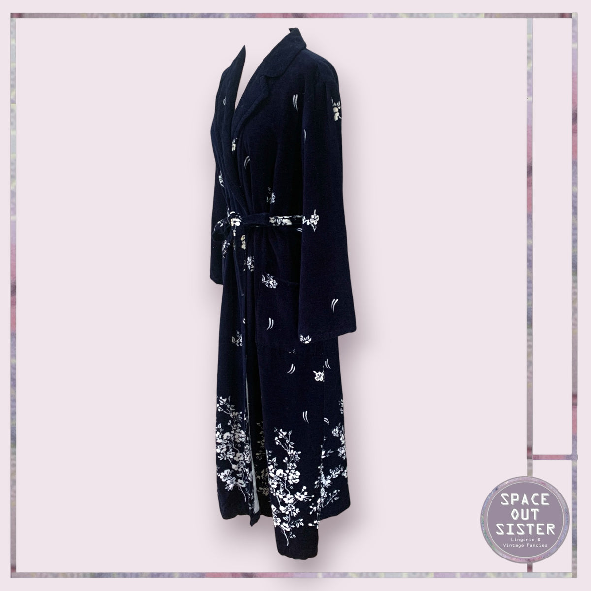 Vintage Cotton Navy & White Bloom Robe